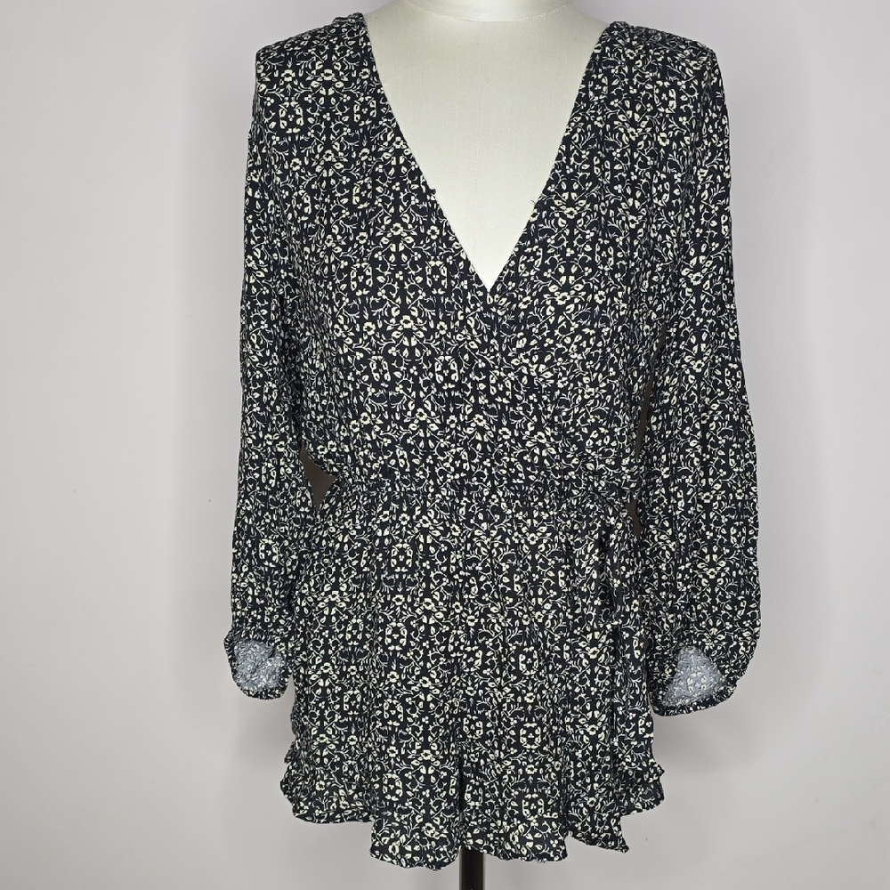 American Eagle Outfitters Navy Floral Top
